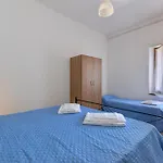 Conti لاكونا