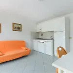Conti لاكونا