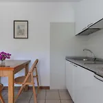 Conti لاكونا
